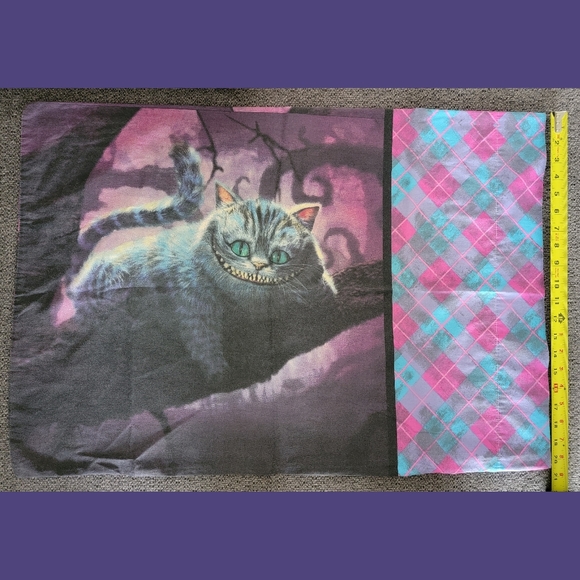 Disney Tim Burton's Alice in Wonderland Cheshire Cat Standard Size Pillow Cases - Picture 3 of 4